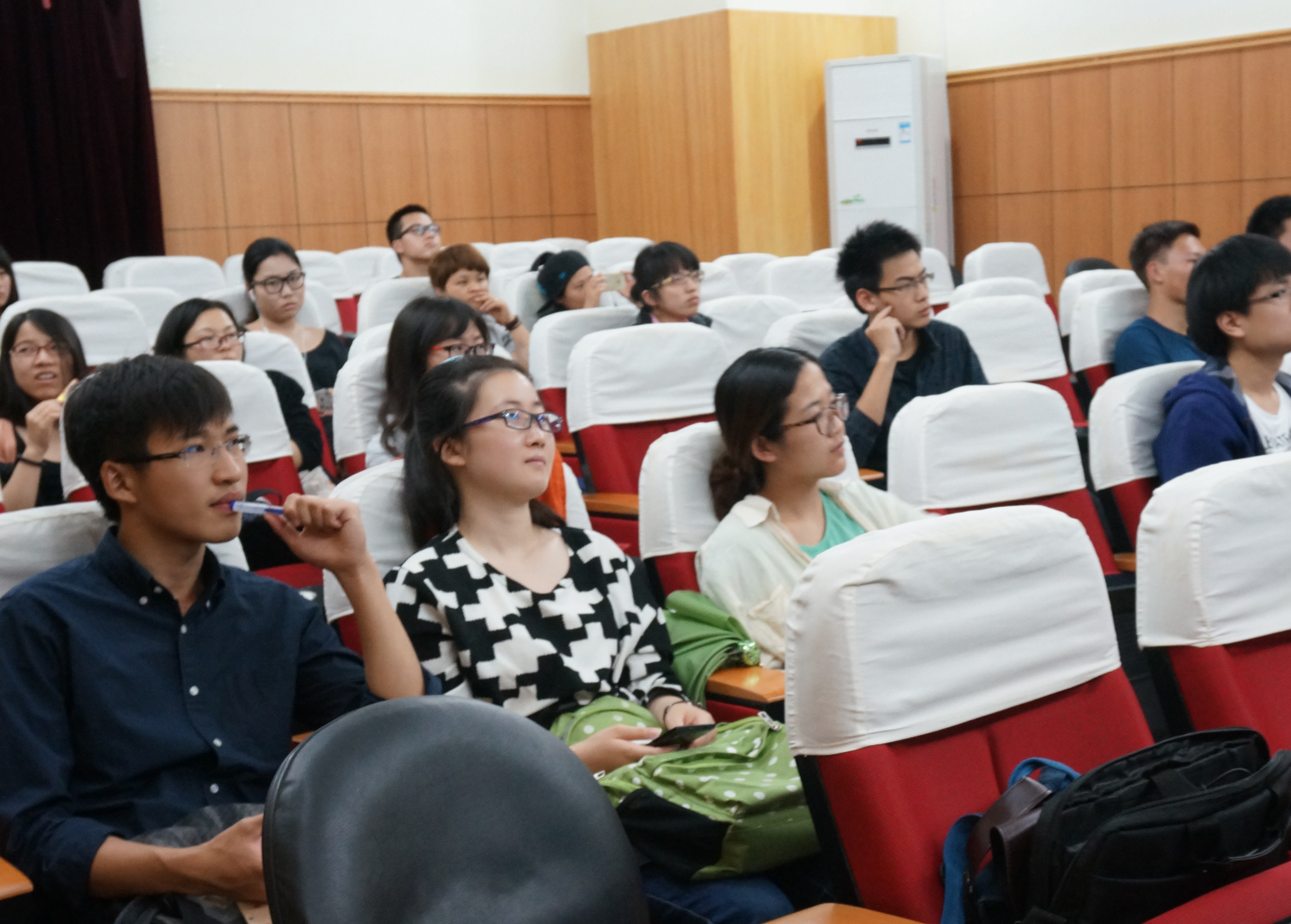 用共享知识做移民服务，这家企业要做移民领域